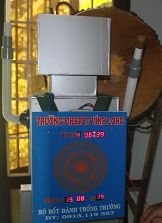 Thầy giáo sáng chế robot đánh trống - ảnh 3