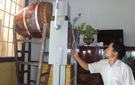 Thầy giáo sáng chế robot đánh trống - ảnh 4