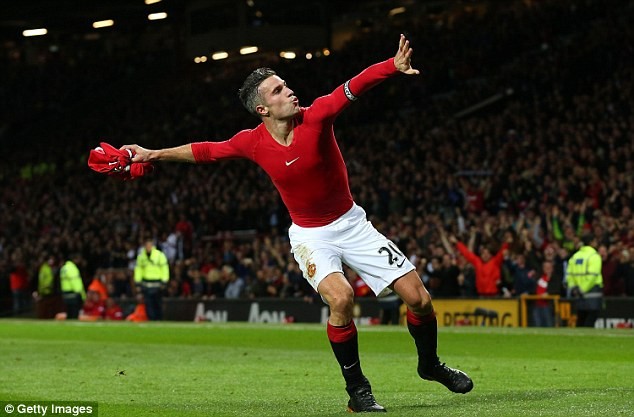 Van Gaal nổi đóa với 'hành vi ngu ngốc' của Van Persie - ảnh 1