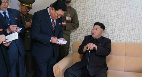 Tình báo Hàn Quốc: Ông Kim Jong-un phẫu thuật u nang - ảnh 1