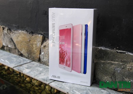 Đập hộp Asus Memo Pad 8 dùng chip 64-bit đầu tiên tại Việt Nam - ảnh 1
