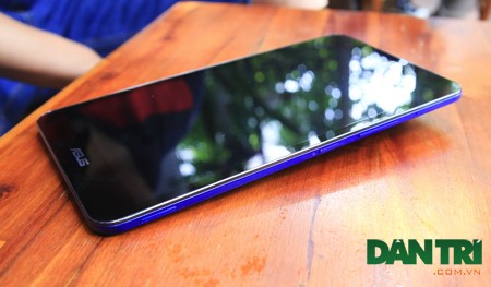 Đập hộp Asus Memo Pad 8 dùng chip 64-bit đầu tiên tại Việt Nam - ảnh 5
