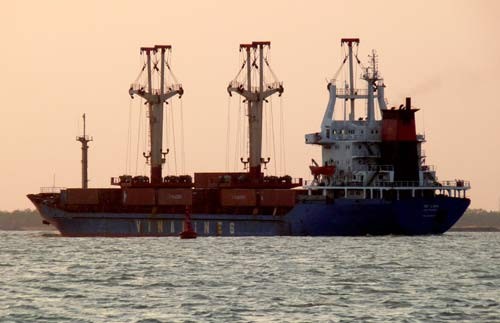 Những phút giây đấu trí kinh hoàng với cướp biển Somalia - ảnh 1