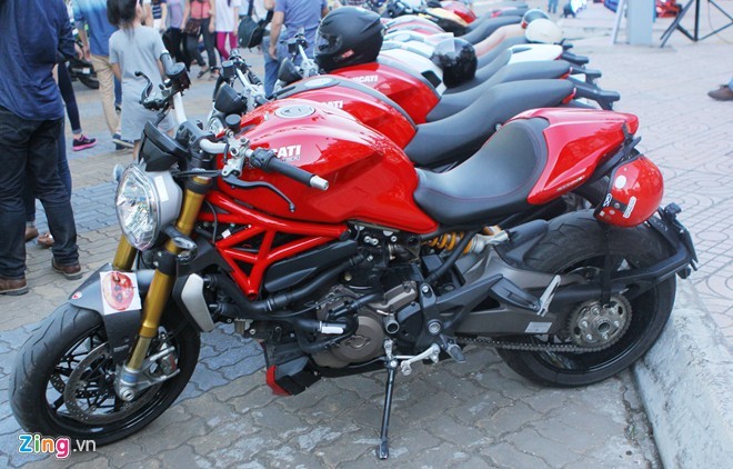 Dàn Ducati 'quái vật' trong lễ hội Halloween ở Hà Nội - ảnh 1