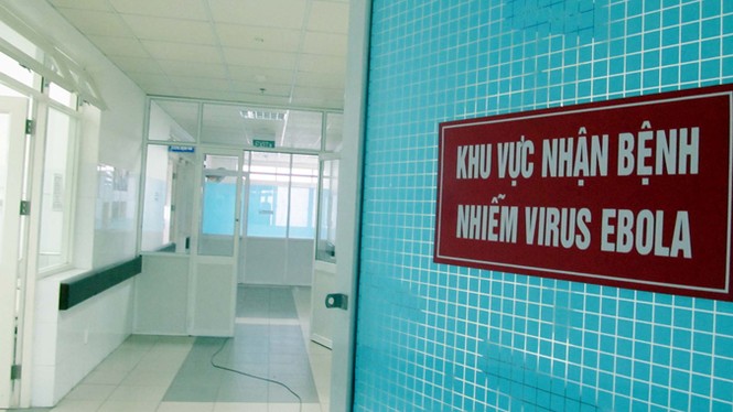 Về từ vùng dịch Ebola, bệnh nhân uống hạ sốt lọt qua 4 sân bay - ảnh 1