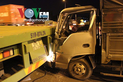 Tránh 'xế hộp' chạy ẩu, 3 xe đâm nhau trên xa lộ Hà Nội - ảnh 4