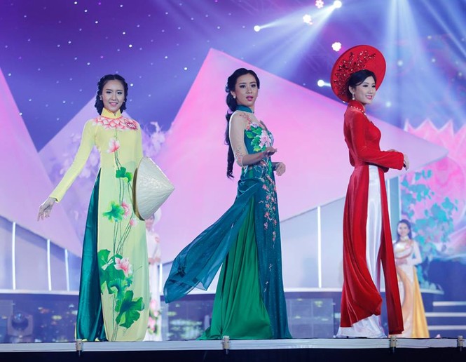Thí sinh Hoa hậu phía Nam thướt tha trong tà áo dài - ảnh 4