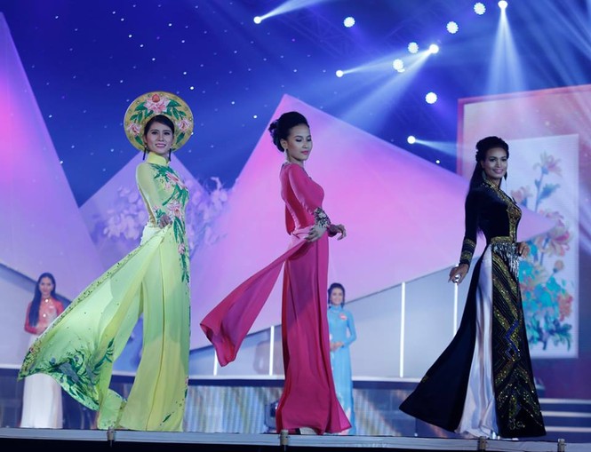 Thí sinh Hoa hậu phía Nam thướt tha trong tà áo dài - ảnh 7