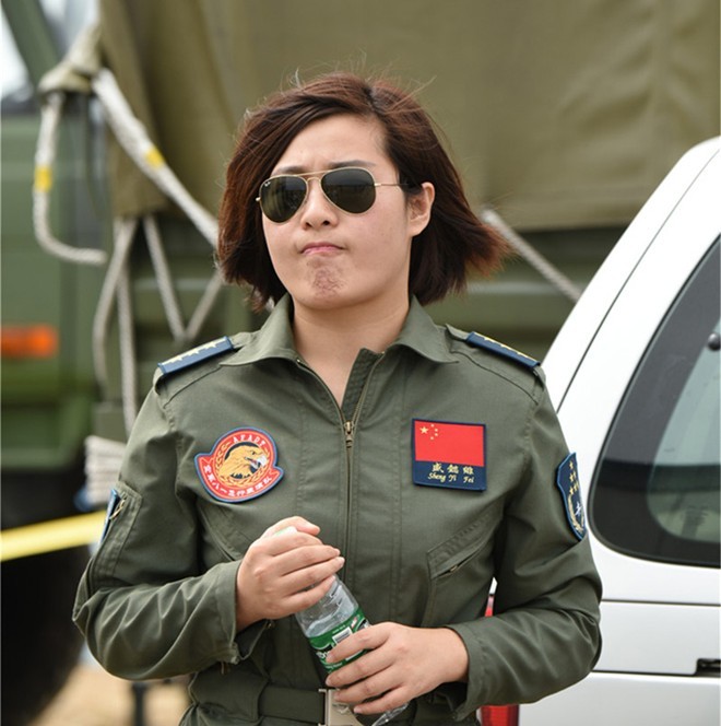 Bốn nữ phi công khả ái của đội bay biểu diễn Bát Nhất - ảnh 7