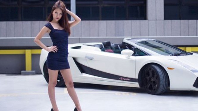 Người đẹp đọ độ quyến rũ với Lamborghini Gallardo Spyder - ảnh 10