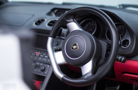 Người đẹp đọ độ quyến rũ với Lamborghini Gallardo Spyder - ảnh 3