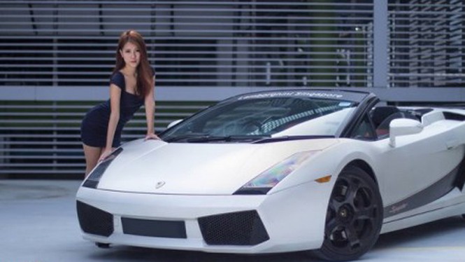 Người đẹp đọ độ quyến rũ với Lamborghini Gallardo Spyder - ảnh 5