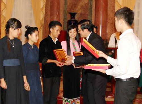 Chàng trai đầu tiên của Sủng Là vào Học viện An ninh - ảnh 1