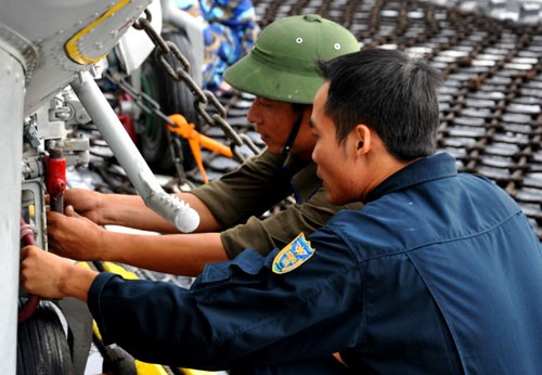 Trực thăng săn ngầm trên chiến hạm Đinh Tiên Hoàng - Lý Thái Tổ - ảnh 8