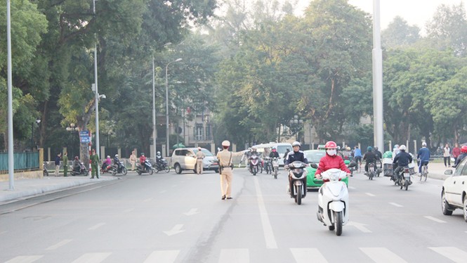 CSGT Hà Nội đảm bảo giao thông cho kỳ họp Quốc hội - ảnh 1