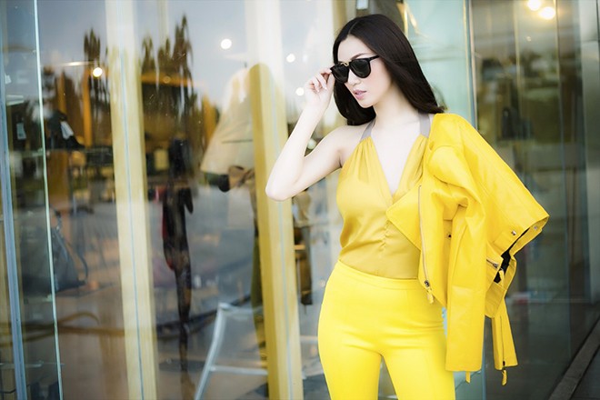 Khánh My khoe dáng thon với quần loe vàng óng - ảnh 3