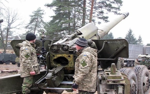 Hàng trăm pháo thủ mới của Ukraine đã sẵn sàng chiến đấu - ảnh 1