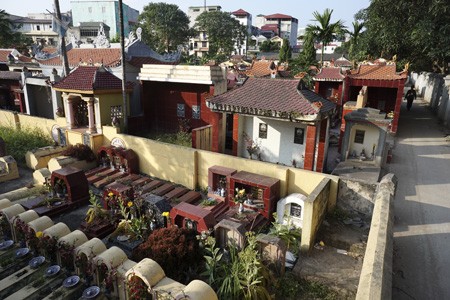Những 'khu dân cư' của người sống và người chết giữa thủ đô - ảnh 8