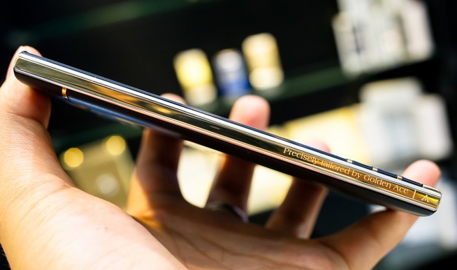 BlackBerry PassPort bằng vàng khối đầu tiên trên thế giới - ảnh 6