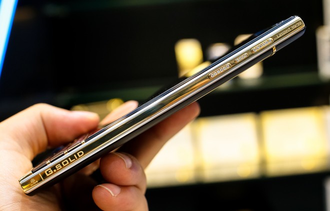 BlackBerry PassPort bằng vàng khối đầu tiên trên thế giới - ảnh 7