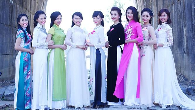 Người đẹp xứ Thanh tỏa sáng trên bãi biển - ảnh 1