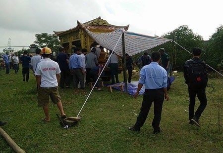 Hoảng hồn phát hiện thi thể phụ nữ nổi trên sông Lam - ảnh 2