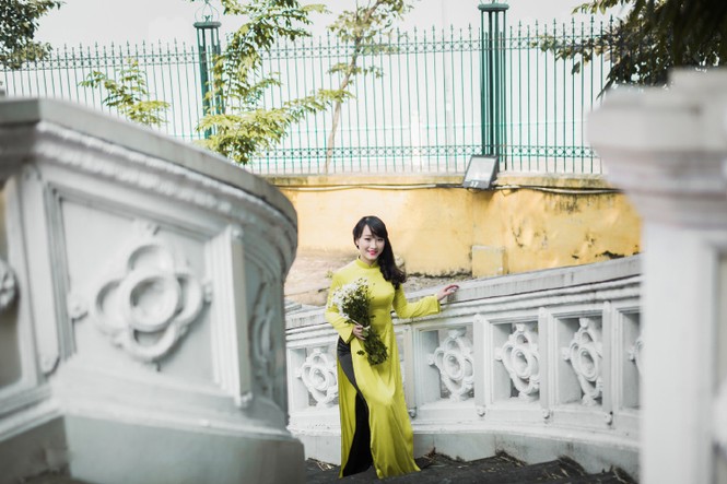Hoa khôi Hà Nội thơ mộng bên trường xưa - ảnh 14