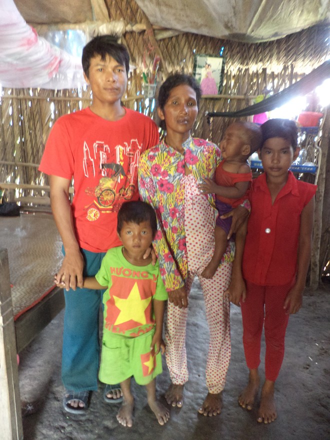 Xin hãy cứu đôi mắt cháu Danh Ra - ảnh 2