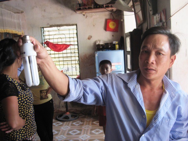 Điện của hàng trăm hộ dân phát nổ đùng đùng - ảnh 1