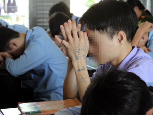 Buổi học đầy nước mắt những học trò cá biệt - ảnh 2