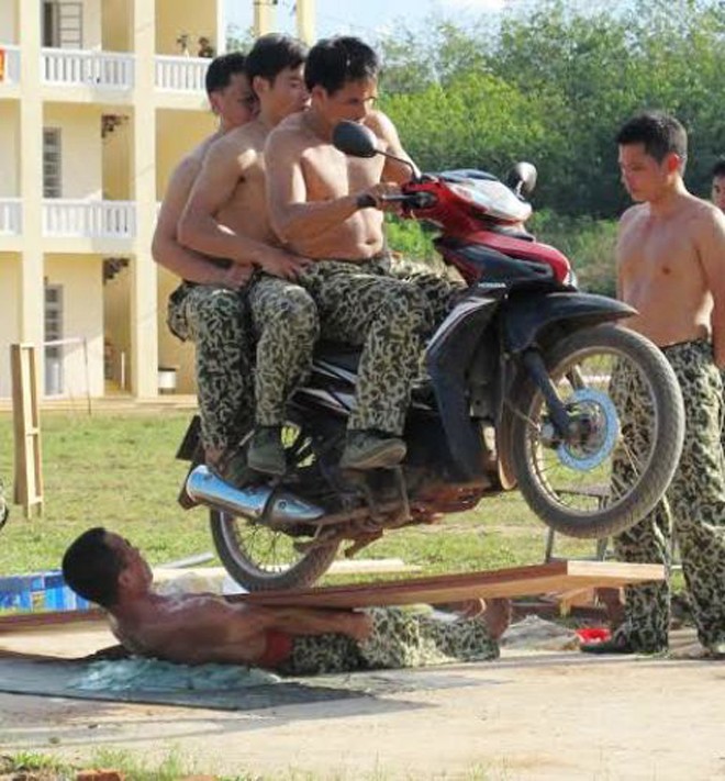 Màn công phá siêu phàm của đặc công Việt Nam - ảnh 2