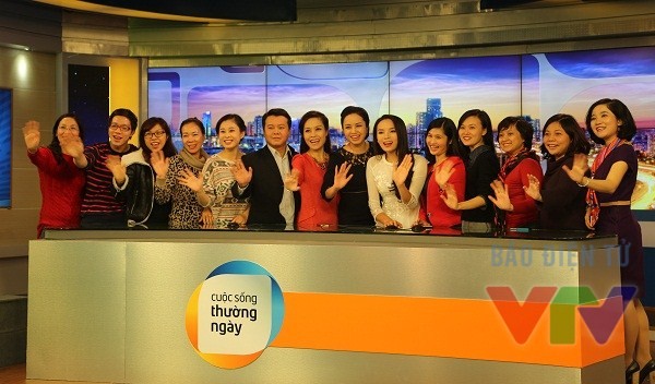 Hoa hậu Kỳ Duyên rạng rỡ trên trường quay VTV - ảnh 11