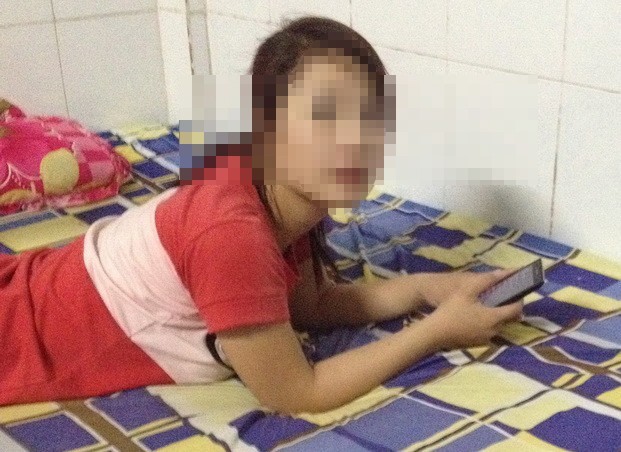 Phố buôn phấn bán hương ven sông ở miền Tây - ảnh 1