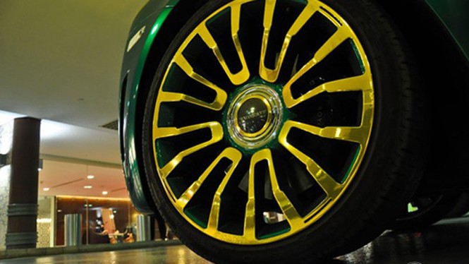 Rolls-Royce Ghost “tắc kè hoa” cho người thích chơi trội - ảnh 4