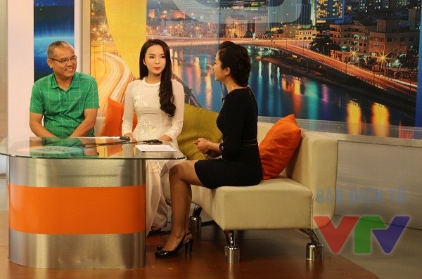 Hoa hậu Kỳ Duyên rạng rỡ trên trường quay VTV - ảnh 5
