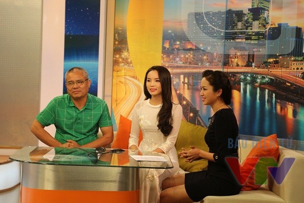 Hoa hậu Kỳ Duyên rạng rỡ trên trường quay VTV - ảnh 6