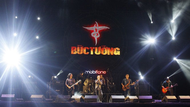 Gần 300 triệu cho từ thiện từ RockStorm7 - ảnh 1