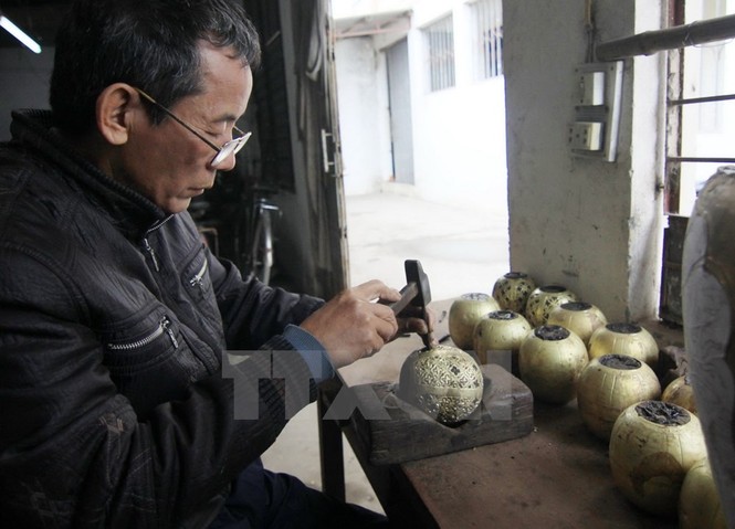 Thăm làng nghề chạm bạc nổi tiếng Thái Bình - ảnh 1