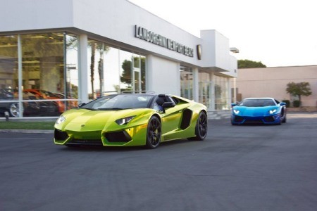 Lóa mắt với sắc màu Lamborghini dán mạ crôm - ảnh 2