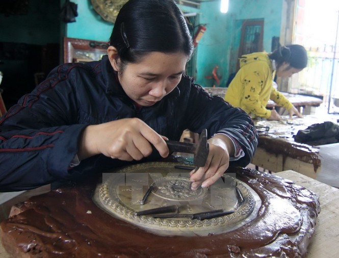 Thăm làng nghề chạm bạc nổi tiếng Thái Bình - ảnh 4