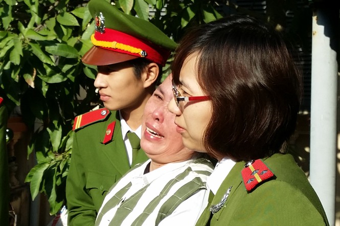 Xử tiểu thương chợ Hải Hà: Nhạt nhòa nước mắt - ảnh 1