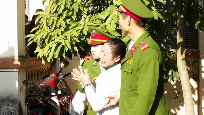 Xử tiểu thương chợ Hải Hà: Nhạt nhòa nước mắt - ảnh 2