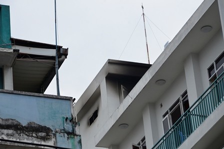 Cháy tại trụ sở UBND phường, hàng chục người nhốn nháo - ảnh 1