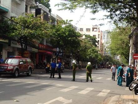 Cháy tại trụ sở UBND phường, hàng chục người nhốn nháo - ảnh 3