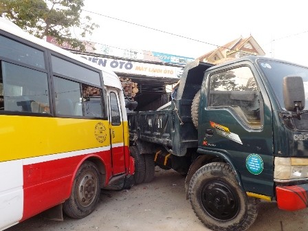 Đi lấy bằng tốt nghiệp, 2 cô gái cùng tử nạn - ảnh 1