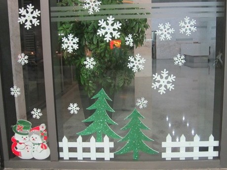 Sinh viên đổ xô kiếm tiền dịp Noel - ảnh 2