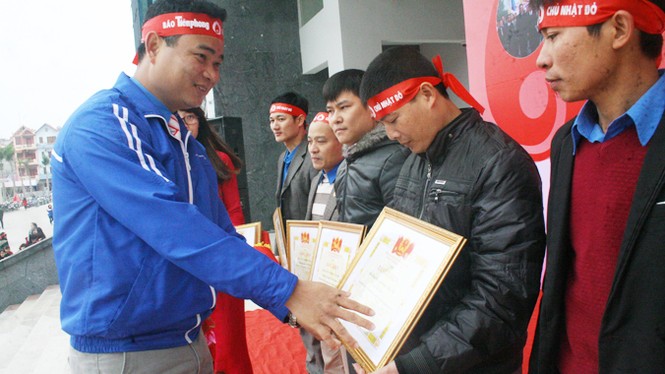 Rộn ràng Chủ nhật Đỏ tại Bắc Giang - ảnh 4