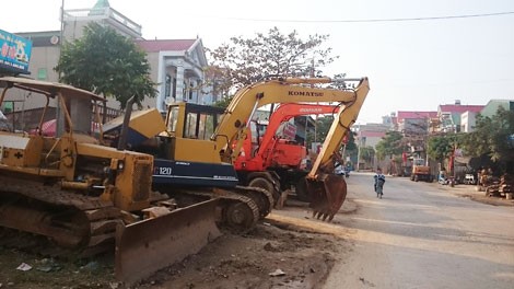 Đột nhập làng 'mổ xác ô tô' bán đồng nát kiếm bạc tỉ - ảnh 2