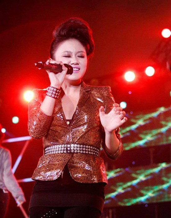 Gu thời trang cộng thêm tuổi của Văn Mai Hương - ảnh 11