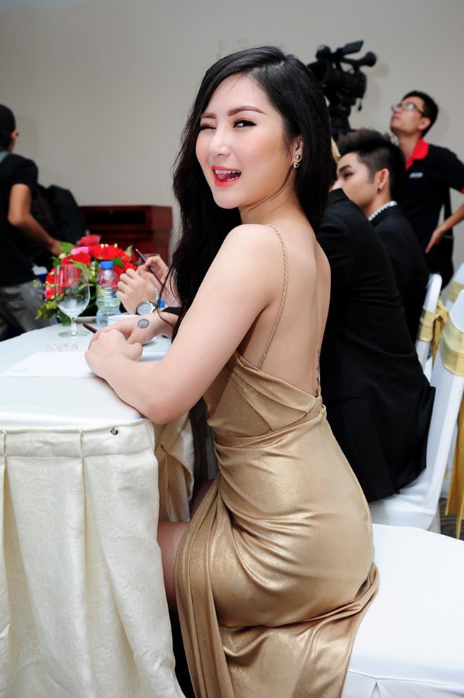 Người đẹp showbiz Việt và những hình xăm 'cực độc' - ảnh 1